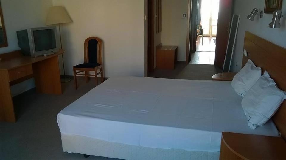 צ'רנומורץ Hotel Veleka מראה חיצוני תמונה